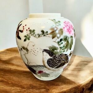 Vintage Japanese Kutani Hand Painted Porcelain Vase